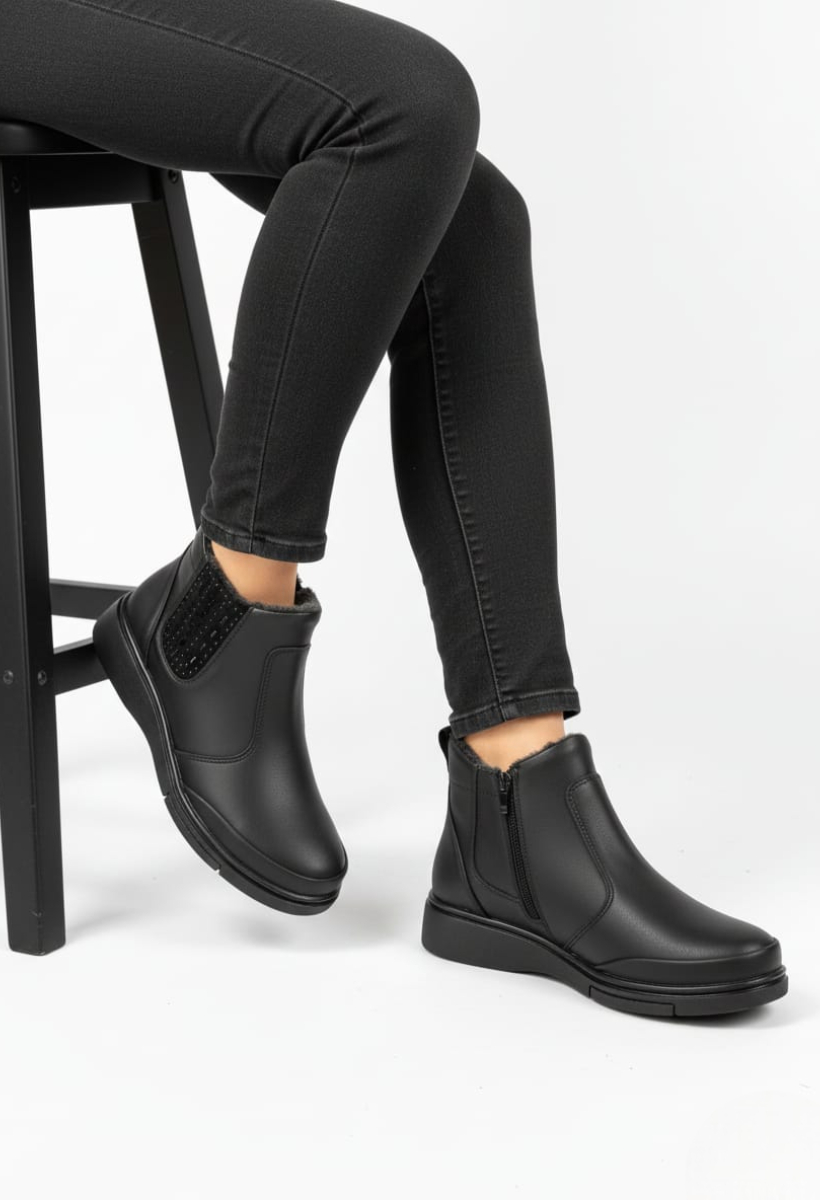 KADIN SİYAH ORTOPEDİK TABANLI İÇİ KÜRKLÜ TAŞ DETAYLI KIŞLIK BOT & BOOTİE 38 - SİYAH