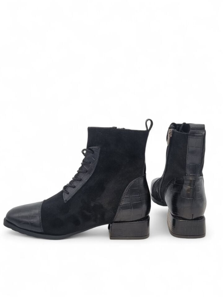 KADIN BAĞCIKLI KÜT BURUN HAKİKİ SÜET DERİ DETAYLI TOPUKLU KLASİK BOT