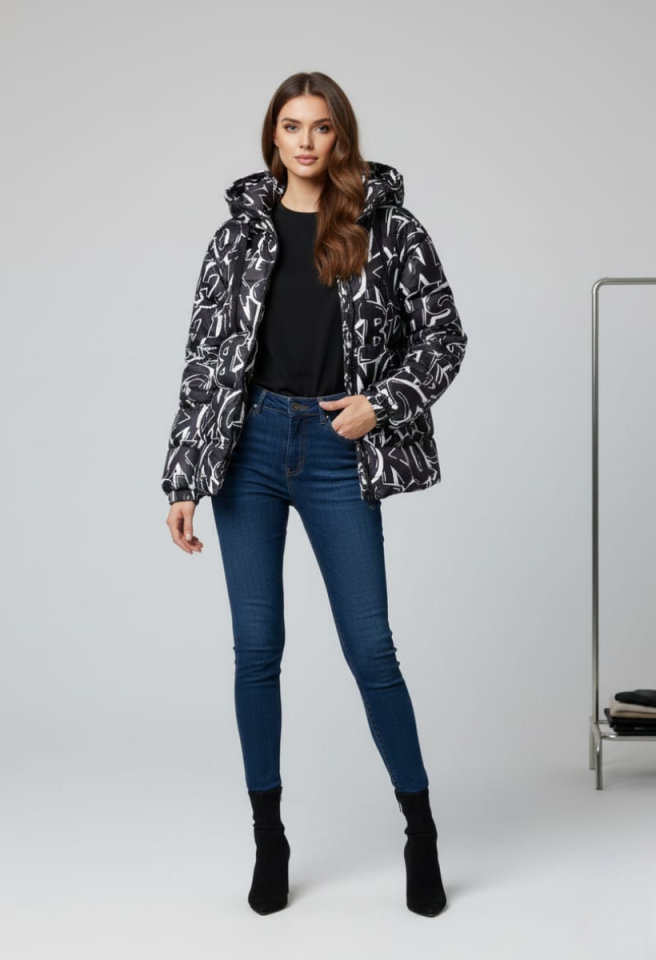 KADIN GRAFİTİ DESENLİ KAPŞONLU ŞİŞME MONT 42 - SİYAH/BEYAZ