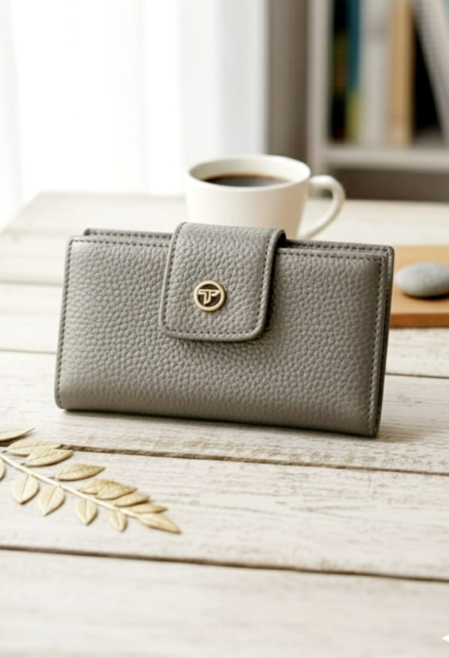 KADIN ORTA BOY FERMUARLI LOGO DETAYLI KART BÖLMELİ ŞIK CÜZDAN GRİ